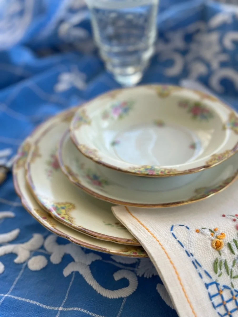 Cottagecore Vintage Romantic China Place Setting Floral Gold Rim Germany